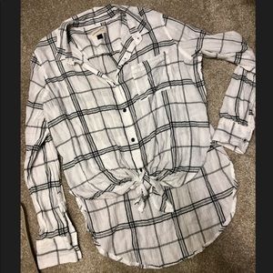 Universal thread women’s long sleeve top NWOT